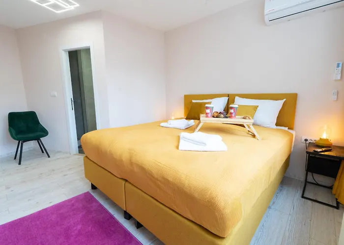 Old Town Lounge アパート